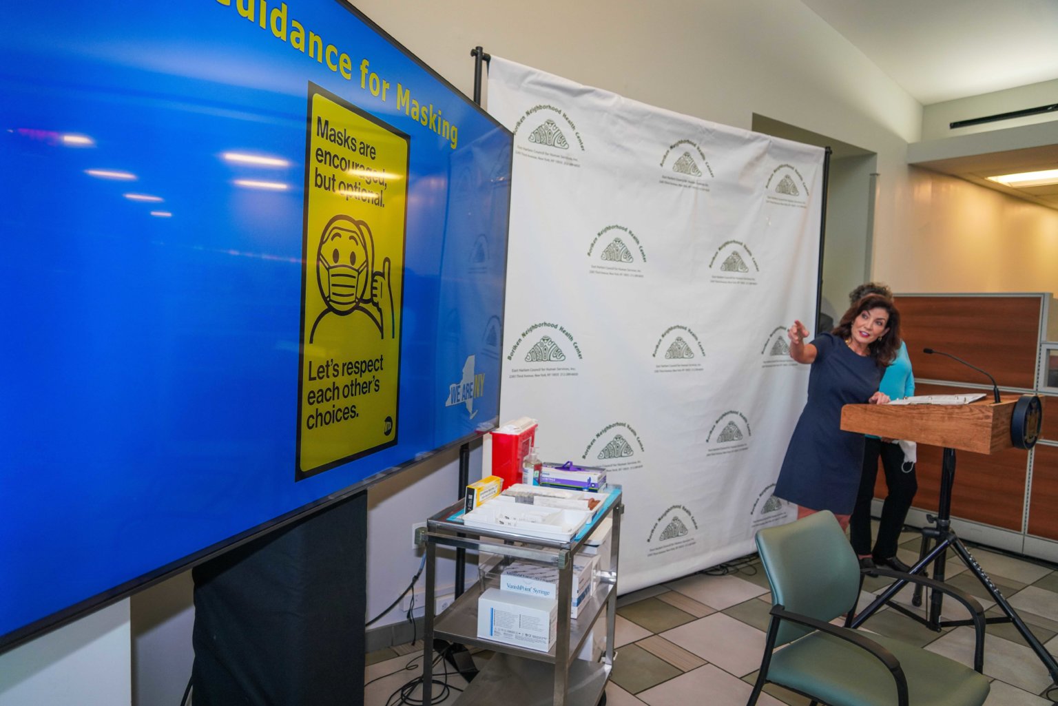 Governor Hochul lifts mask mandate in New York public transit amNewYork