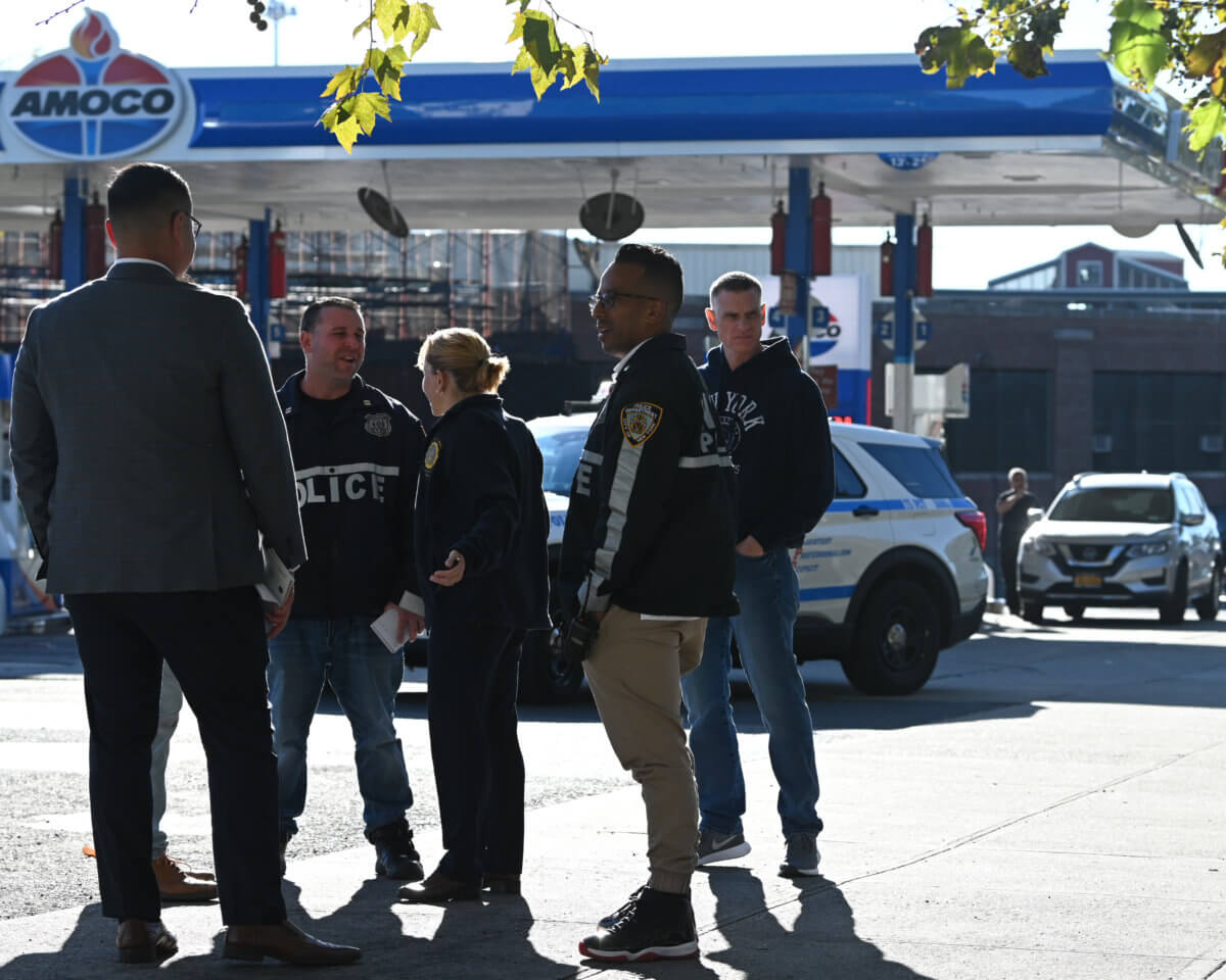 Brooklyn robber shot man at gas station