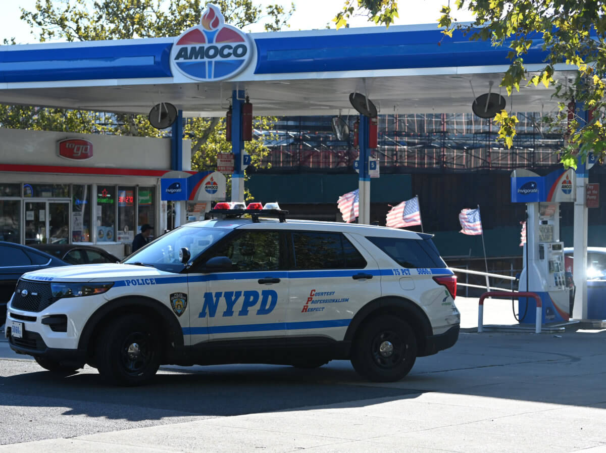 Search continues in Brooklyn for robber who shot victim at gas station 3