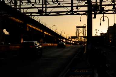 Stray bullet injures woman on Williamsburg Bridge