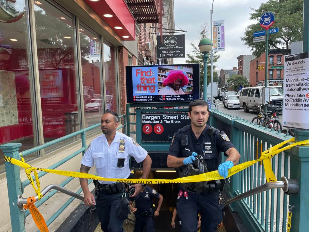 Police release photos of alleged Brooklyn subway slasher 2