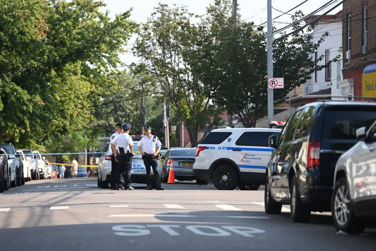 Queens shooting leaves four men injured