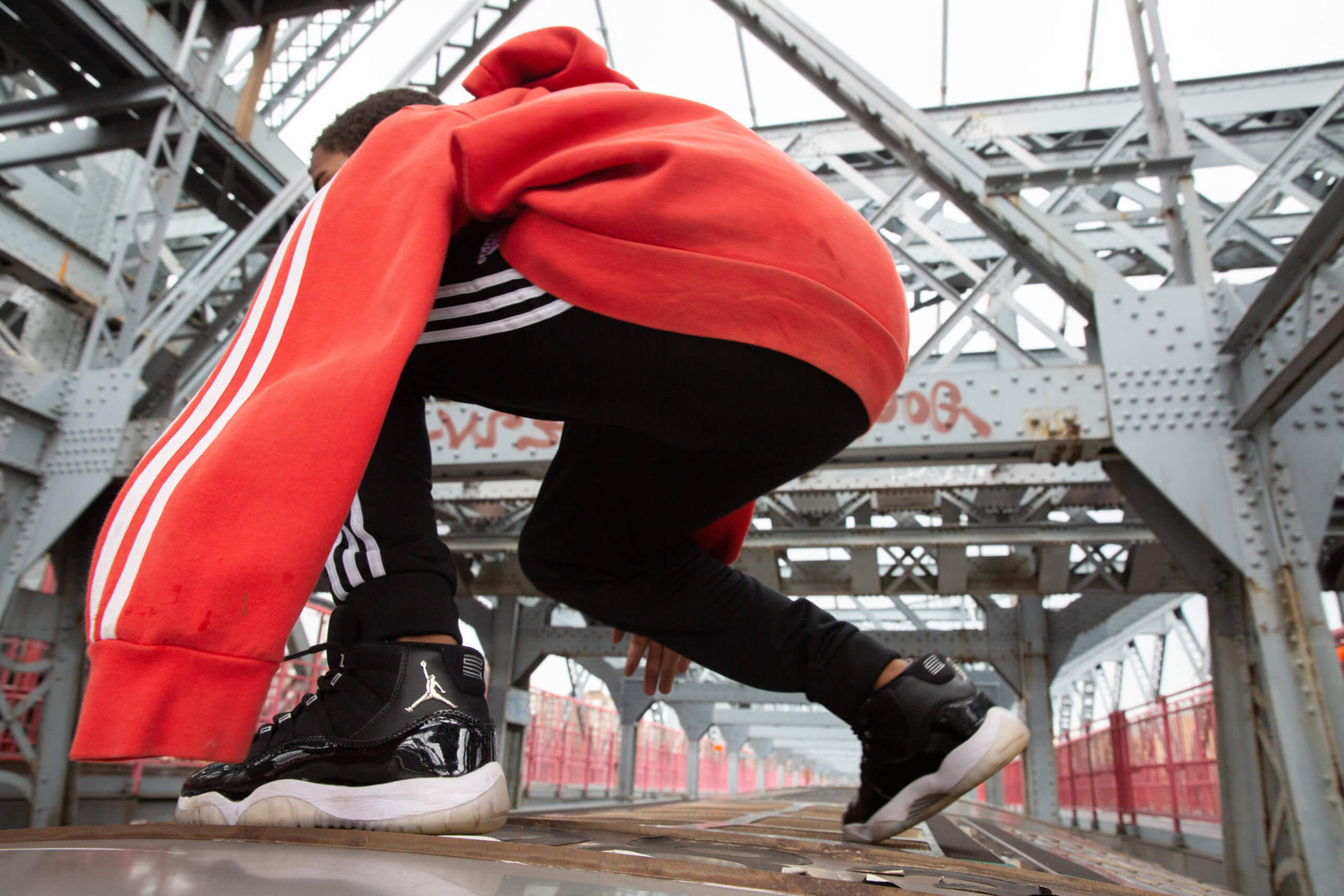 MTA and NYPD warn against 'dangerous' subway surfing trend