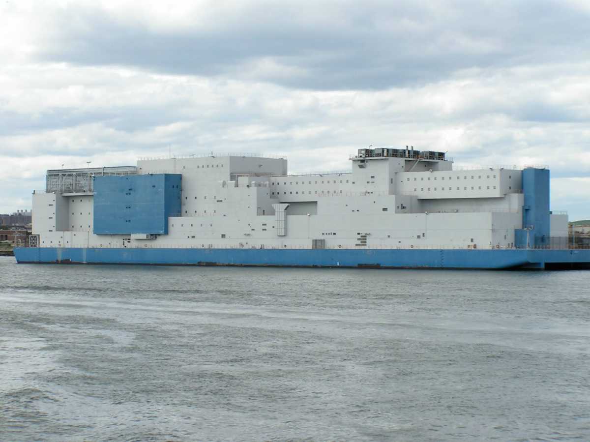 Inmate takes deadly dive off floating jail in Bronx
