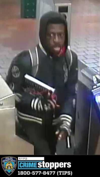 Deranged suspect who stabbed man in Harlem