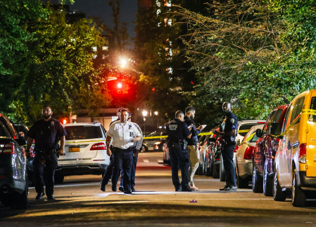 Harlem shooting leaves man critically injured