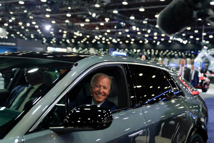 President Biden's pledge to convert federal fleet to electric off to slow start
