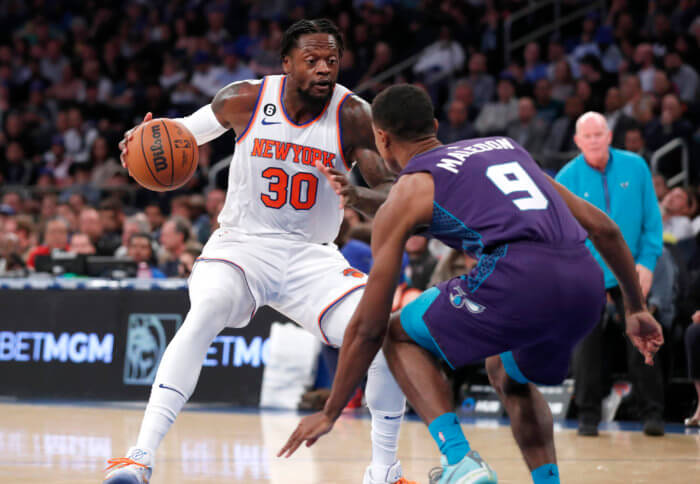 Knicks ride Jalen Brunson to 134-131 overtime victory over Hornets 2 Julius Randle New York Knicks