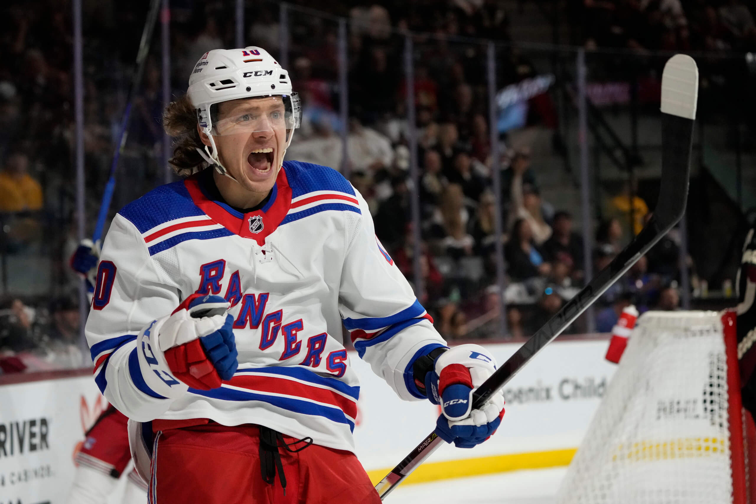 Artemi Panarin starts 3-goal third; Rangers beat Bruins 5-2