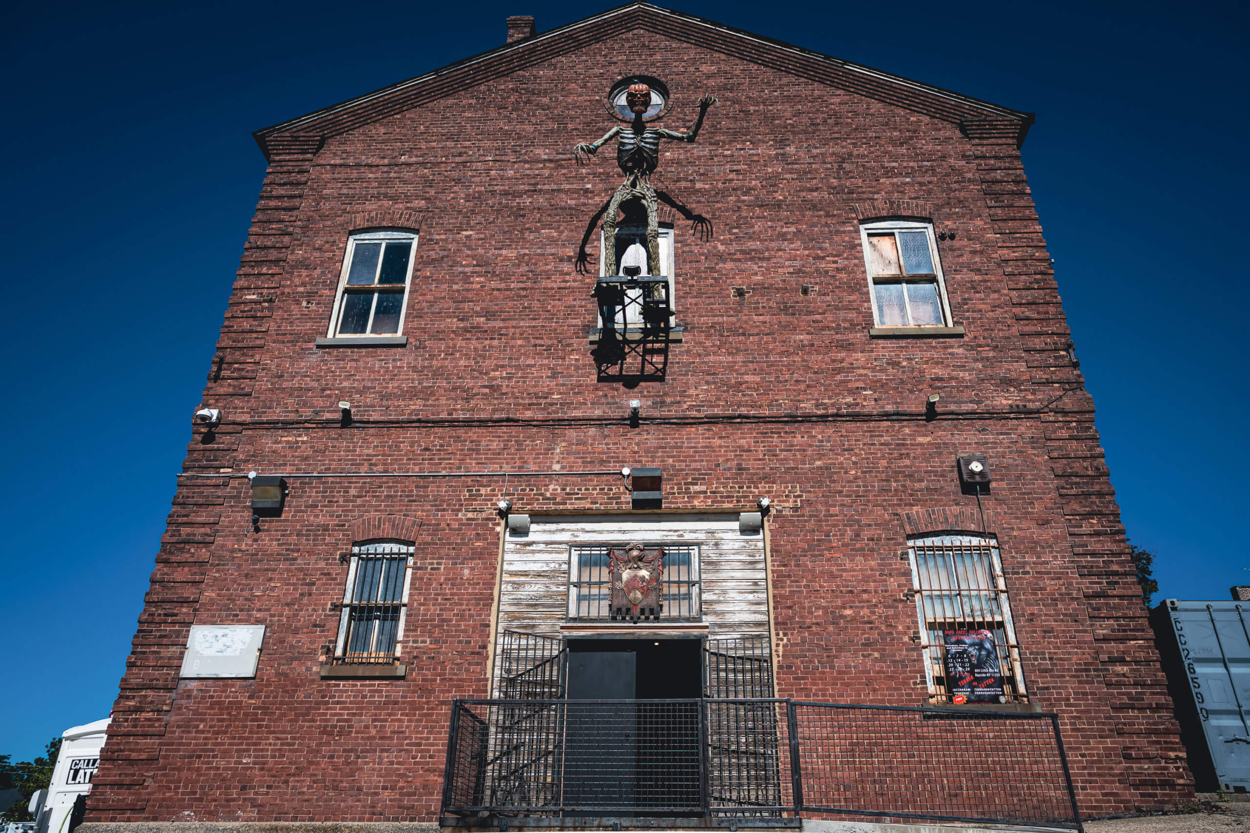'Terror on Totten': NYPD unveils spooky haunted house in Queens 9 The "Terror on Totten" haunted house