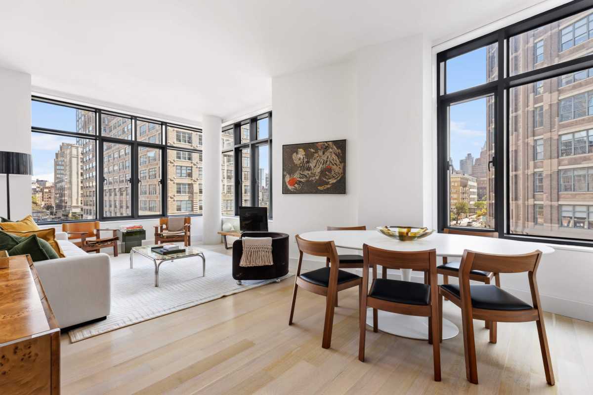 Living room at Everly