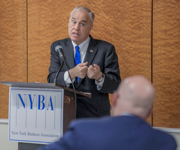 State Comptroller Tom DiNapoli warns about MTA fiscal cliff