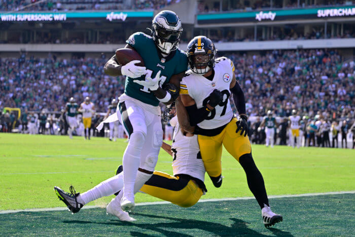A.J. Brown of the Eagles scores a touchdown