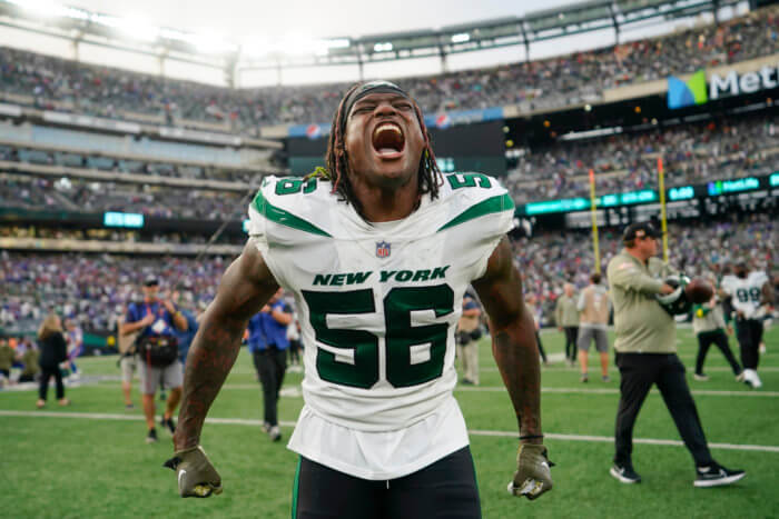 CJ Mosley sees clear improvement in Jets linebacking corps 2 Jets linebacker Quincy Williams (56) celebrates after the win against the Buffalo Bills.