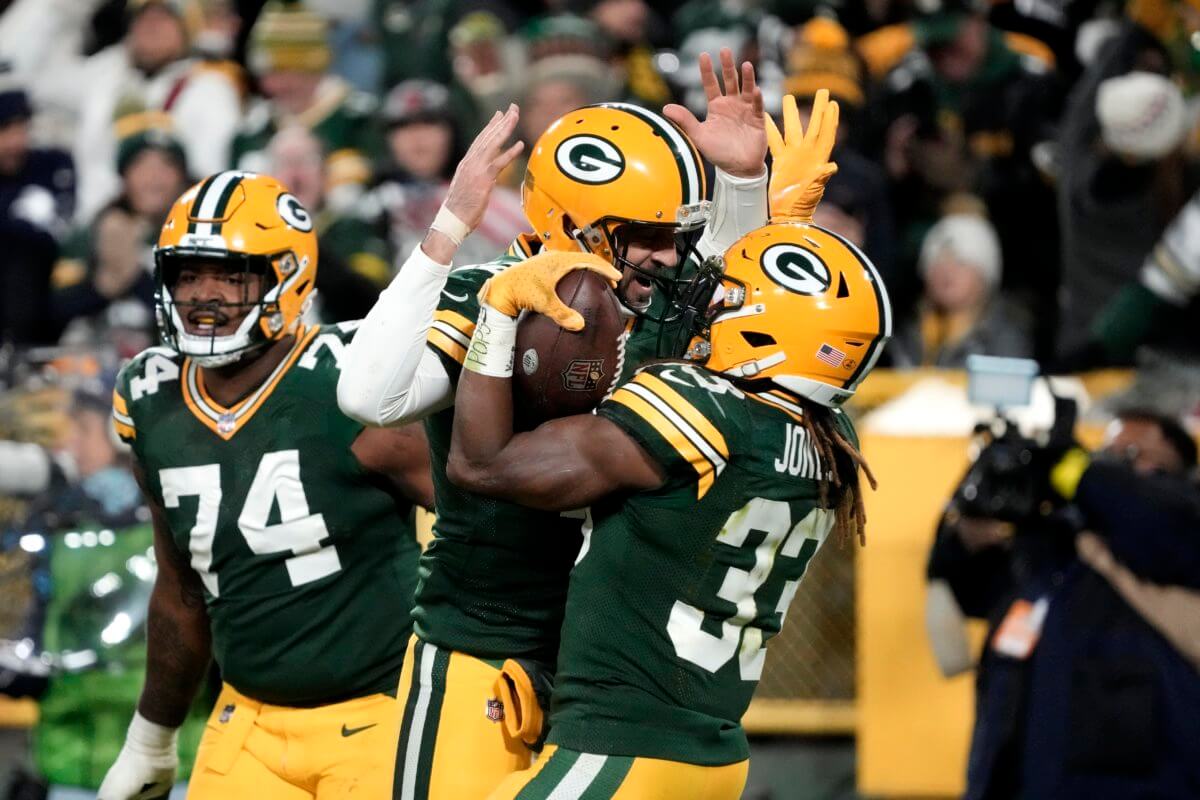 What does a Jets trade for Aaron Rodgers look like?