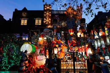 spread-dyker-lights-photos-202101BCPRINT_WEB-1200×800-1