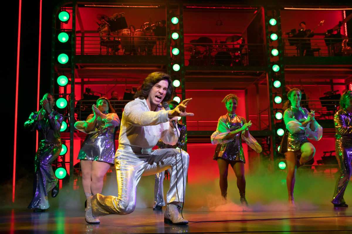 Neil Diamond jukebox musical A Beautiful Noise