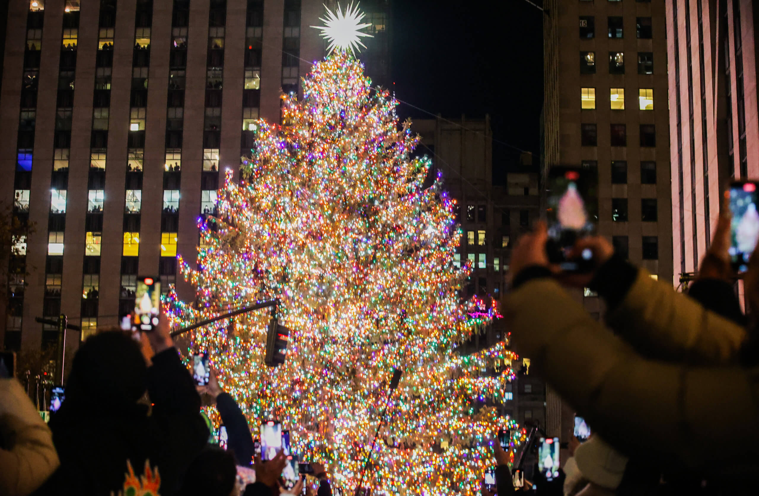 SEE IT: Rockefeller Center lights up famous Christmas Tree
