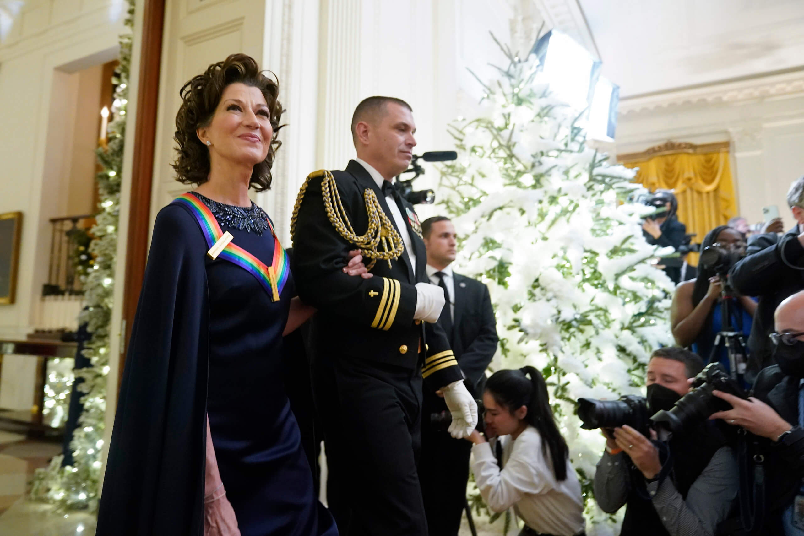 Knight, Clooney, Grant feted at Kennedy Center Honors 5