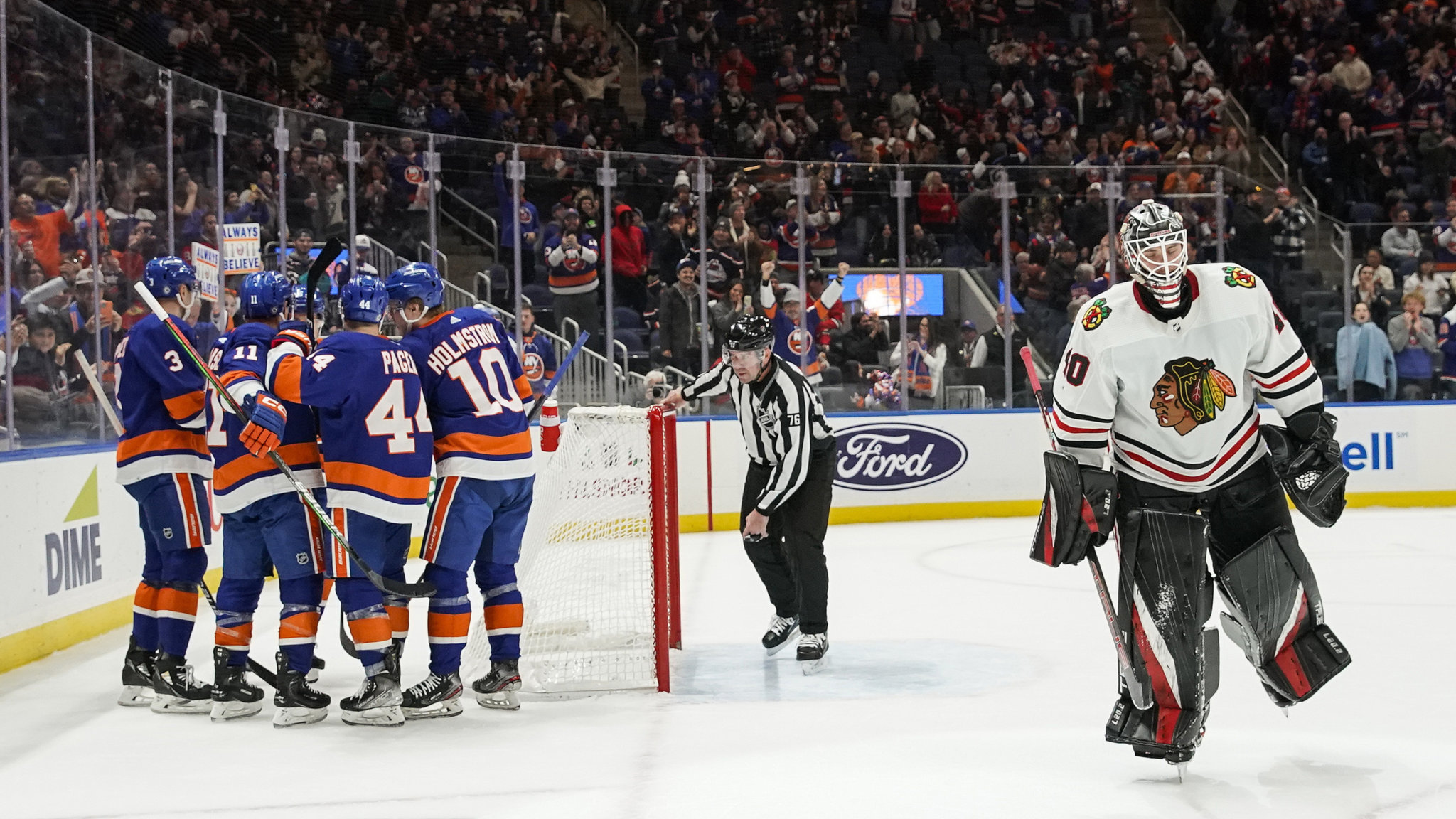 Islanders’ 2ndperiod outburst fuels 30 win over Blackhawks amNewYork