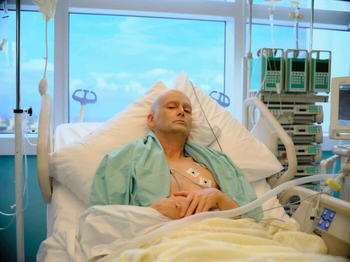 This image released by ITVX/Sundance Now shows David Tennant as Alexander Litvinenko in a scene from the series "Litvinenko."