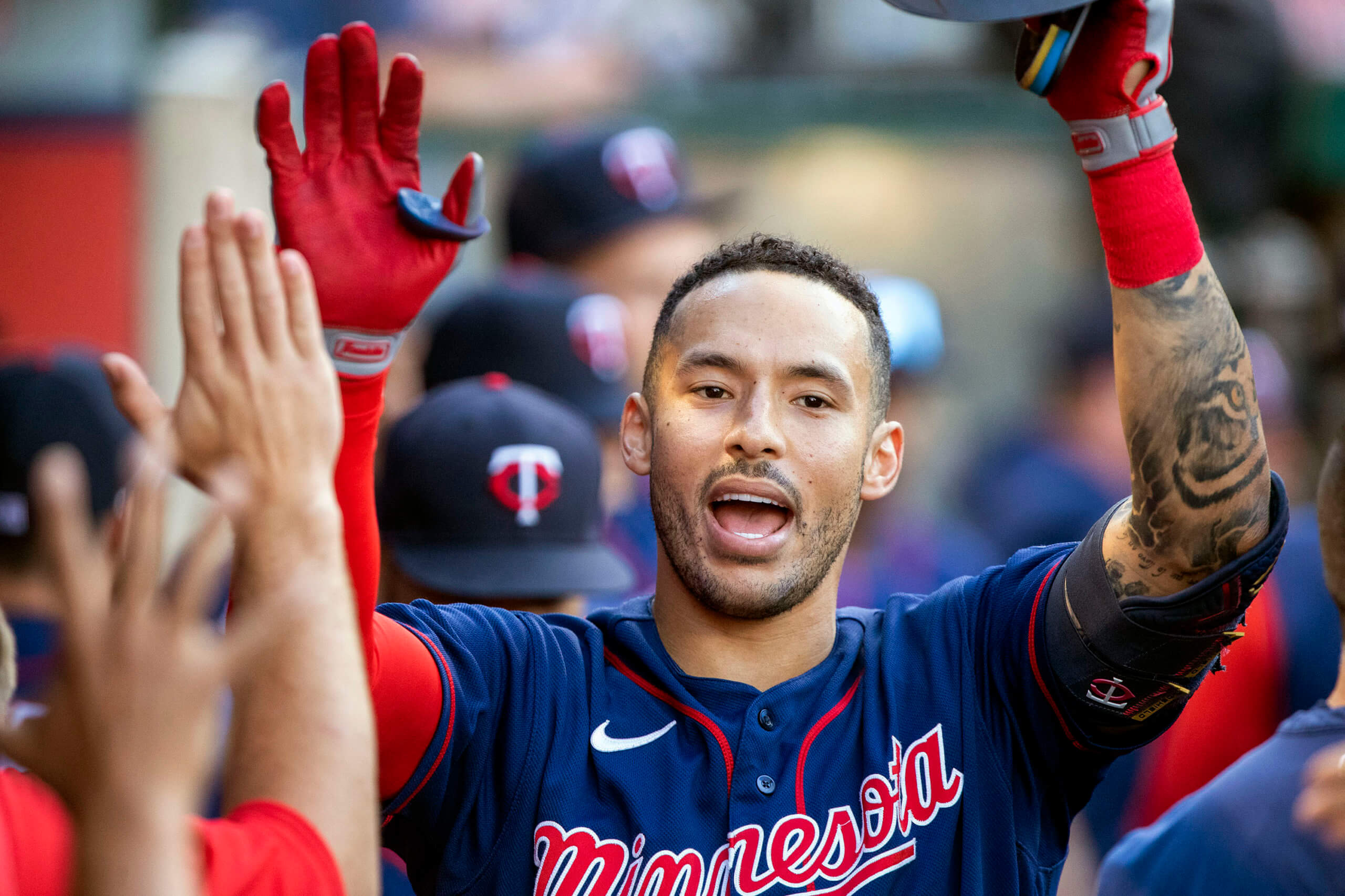 What would a 'dramatically different' Carlos Correa contract with Mets look like? 3 Carlos Correa Mets rumors