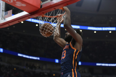 Mitchell Robinson dunks for the Knicks