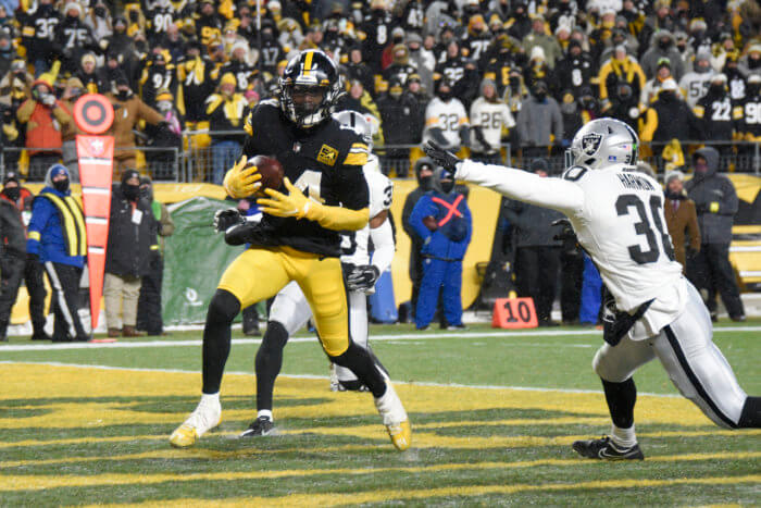 George Pickens and the Pittsburgh Steelers take on the Ravens