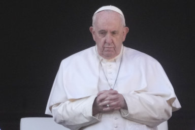 Pope Francis makes Christmas message