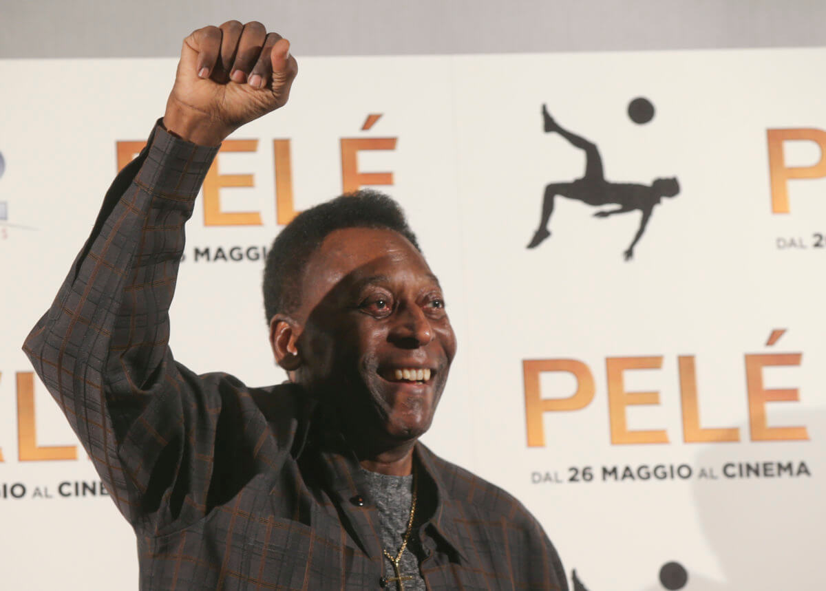 Film, musica e televisione hanno aiutato Pelé a raggiungere una maggiore celebrità