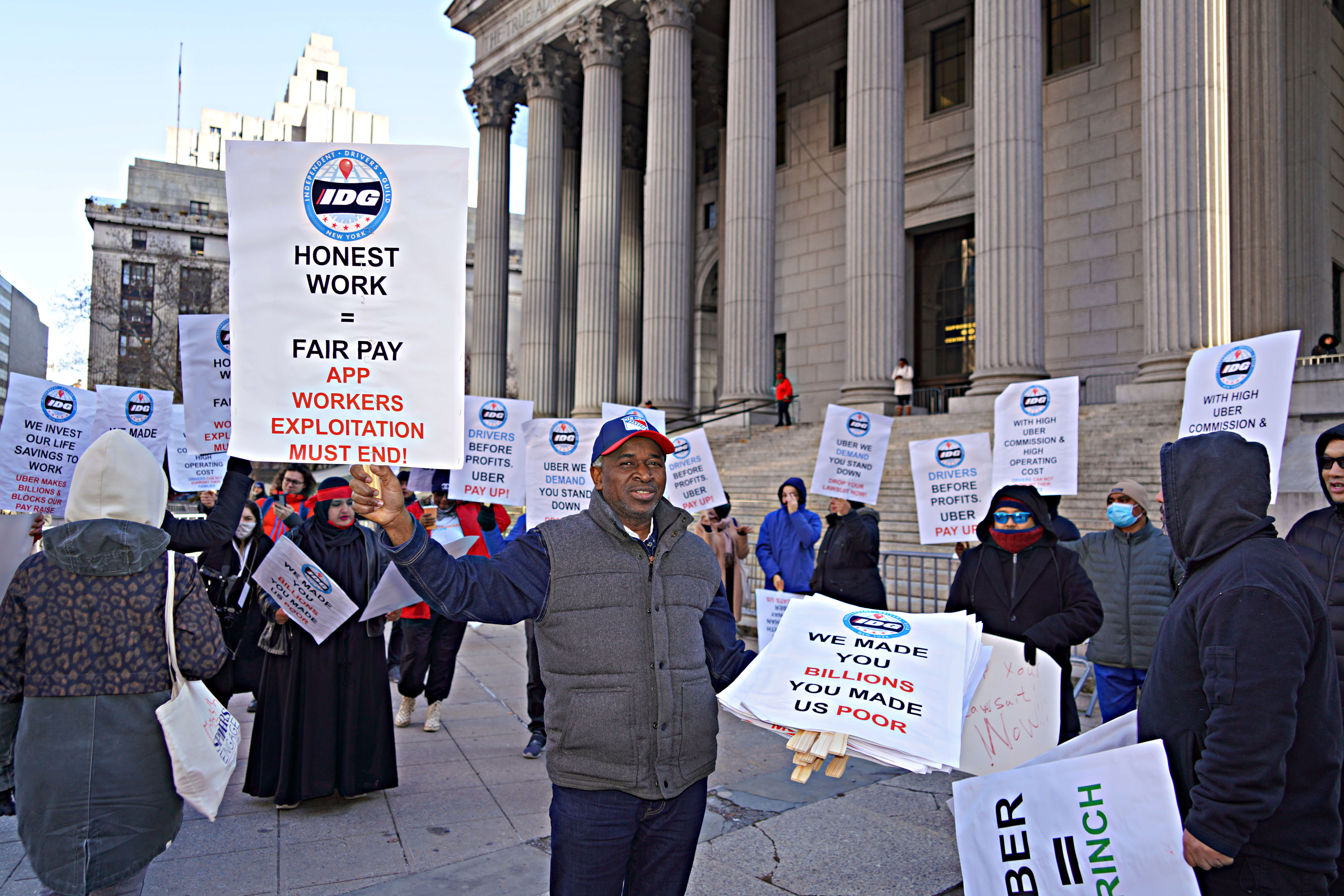 App drivers strike in Lower Manhattan over Uber lawsuit hitting brakes on wage increase 7
