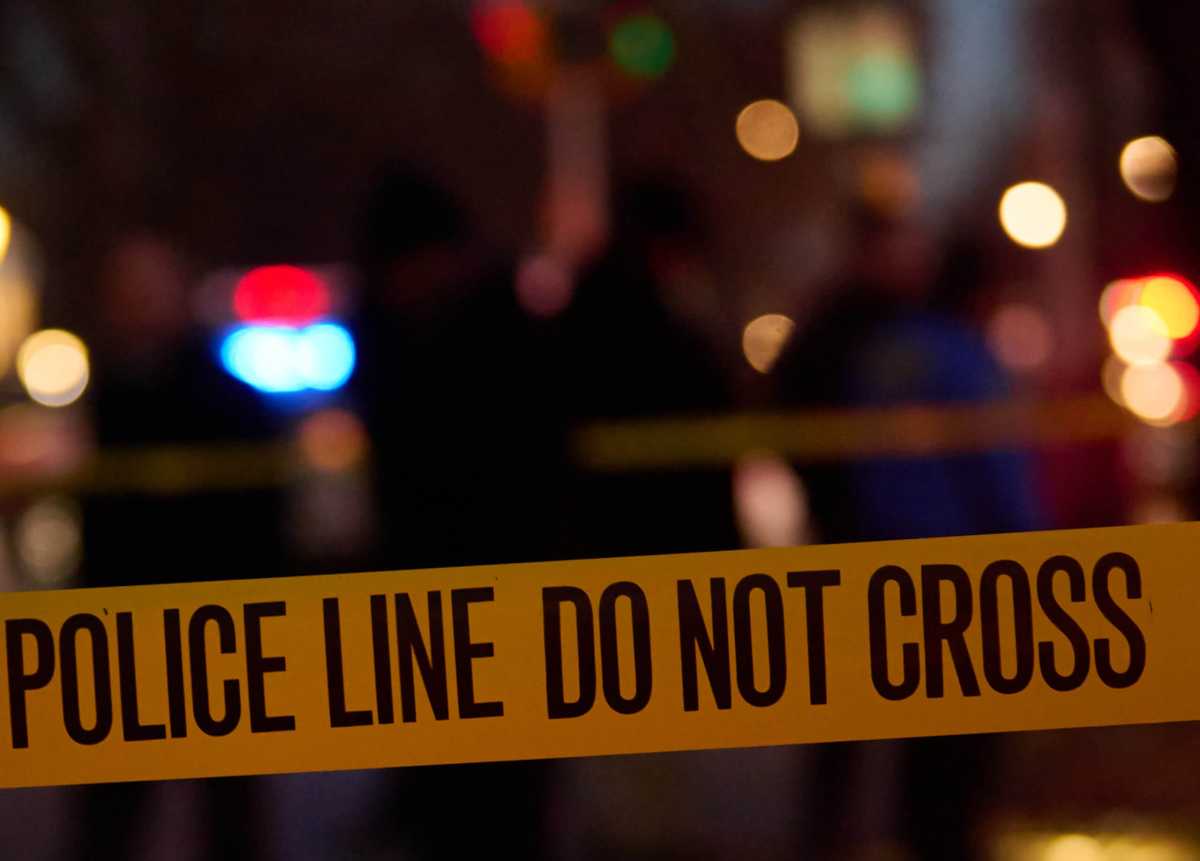 Person hit by moving train in Queens, cops say