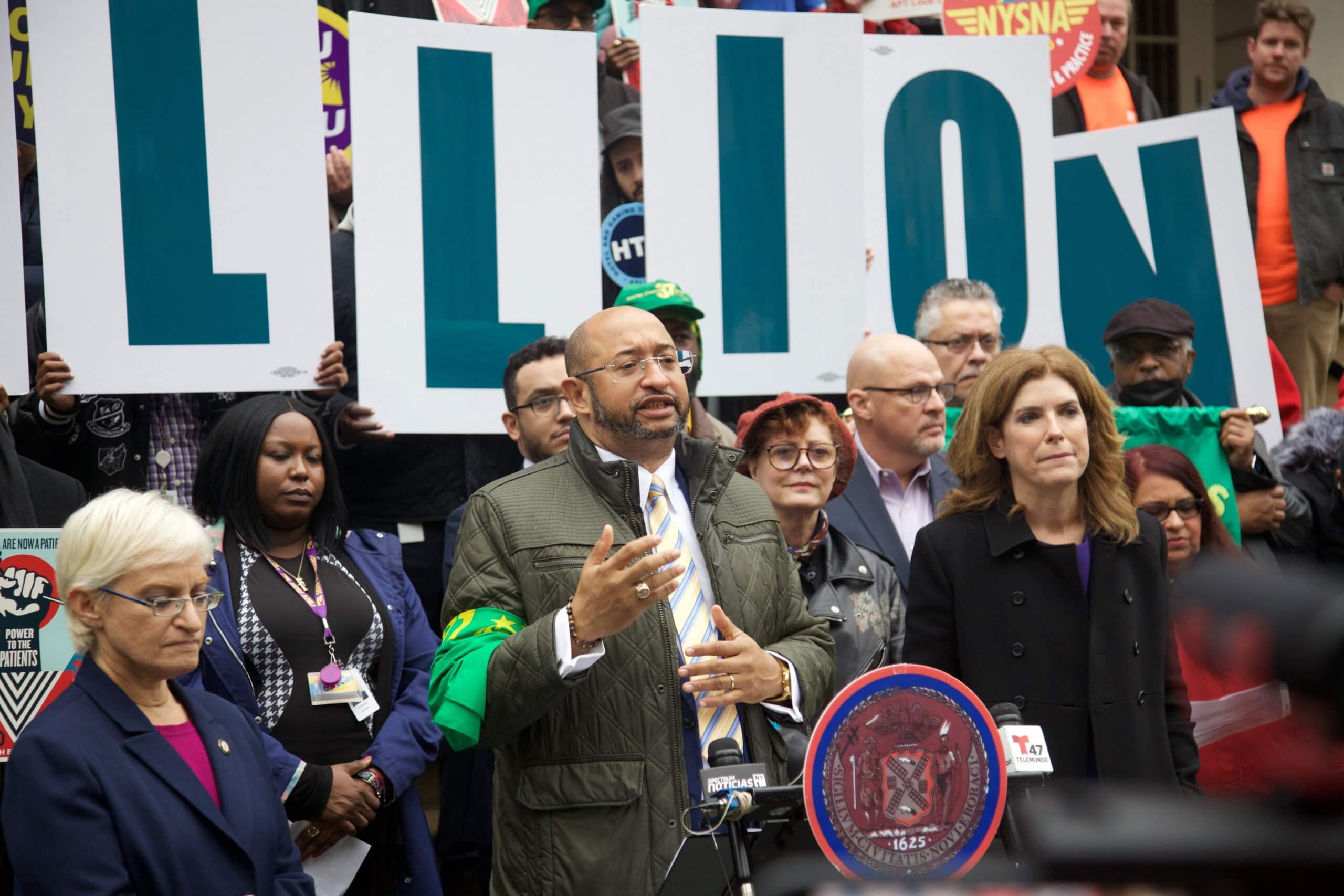 Councilmember Julie Menin introduces legislation to oversee inflated hospital prices 6
