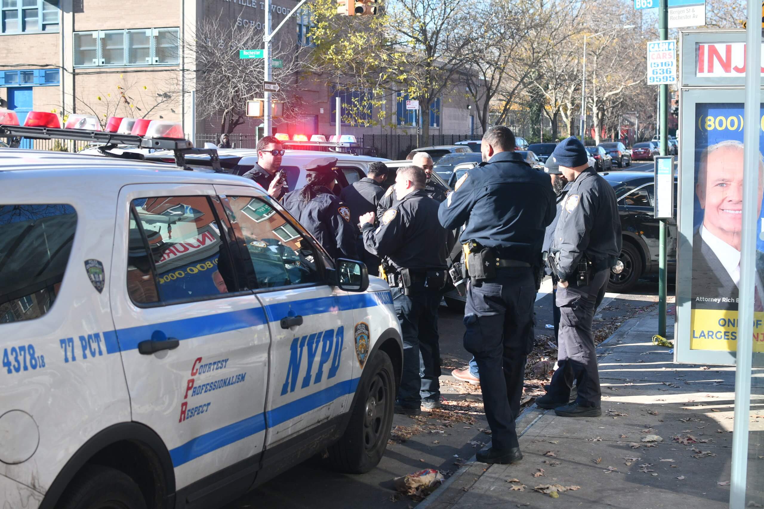 Man shot in leg while waiting for the bus in Brooklyn: NYPD 4