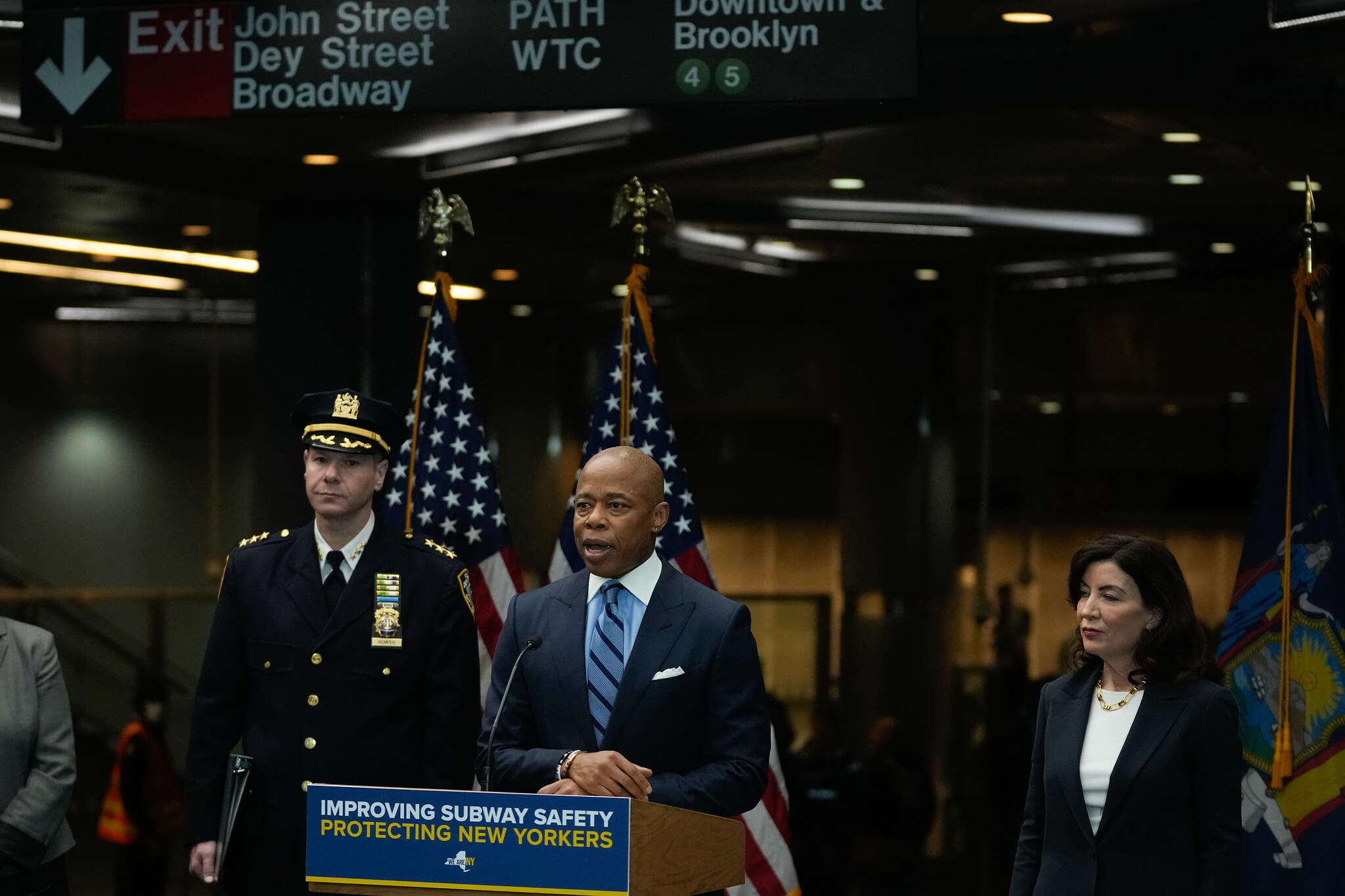 Hochul, Adams take victory lap over drop in subway crime, follows surge in cops since last fall 3