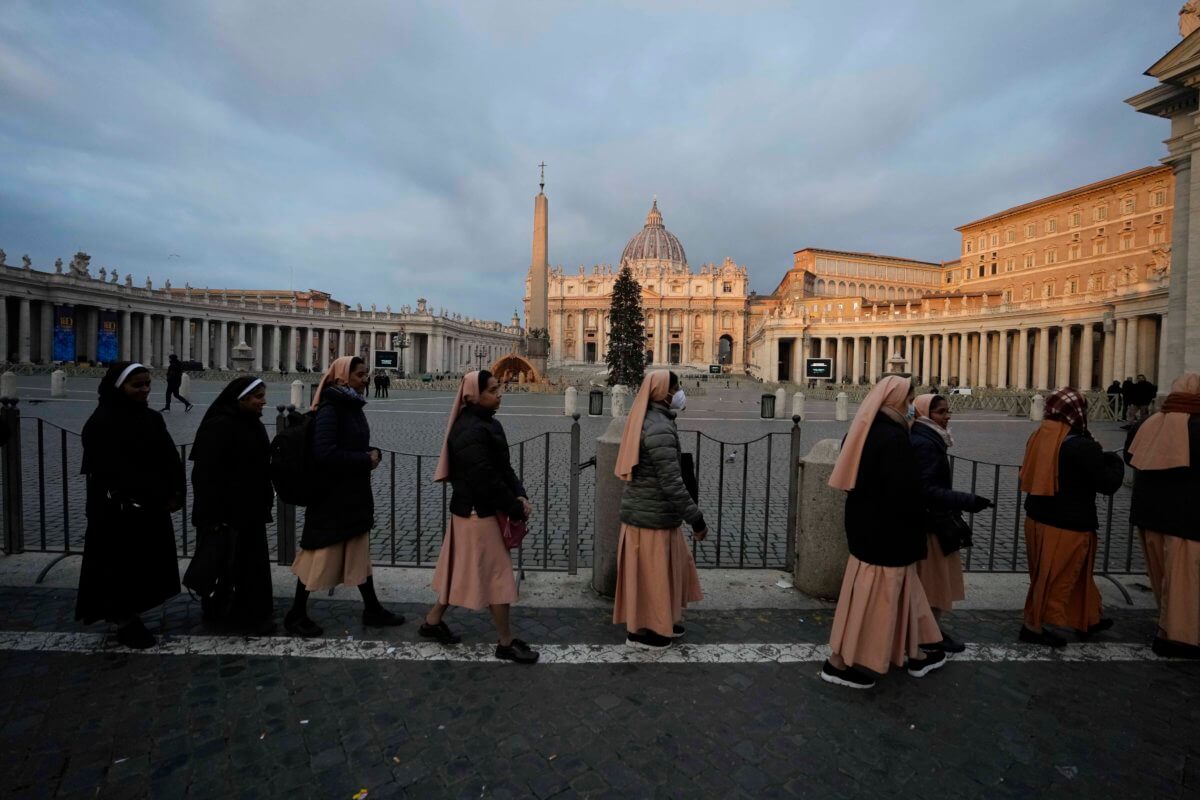 Remembering Pope Benedict XVI | Body of retired pontiff lies in state at Vatican 4