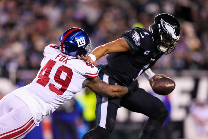 Giants, Davis Webb's strong showing not enough in Eagles 22-16 division-clinching win 2