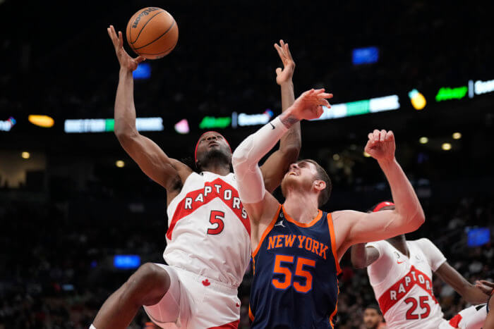 Isaiah Hartenstein struggles to defend for the Knicks