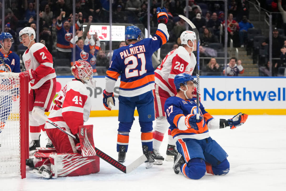 Islanders Red Wings Anders Lee