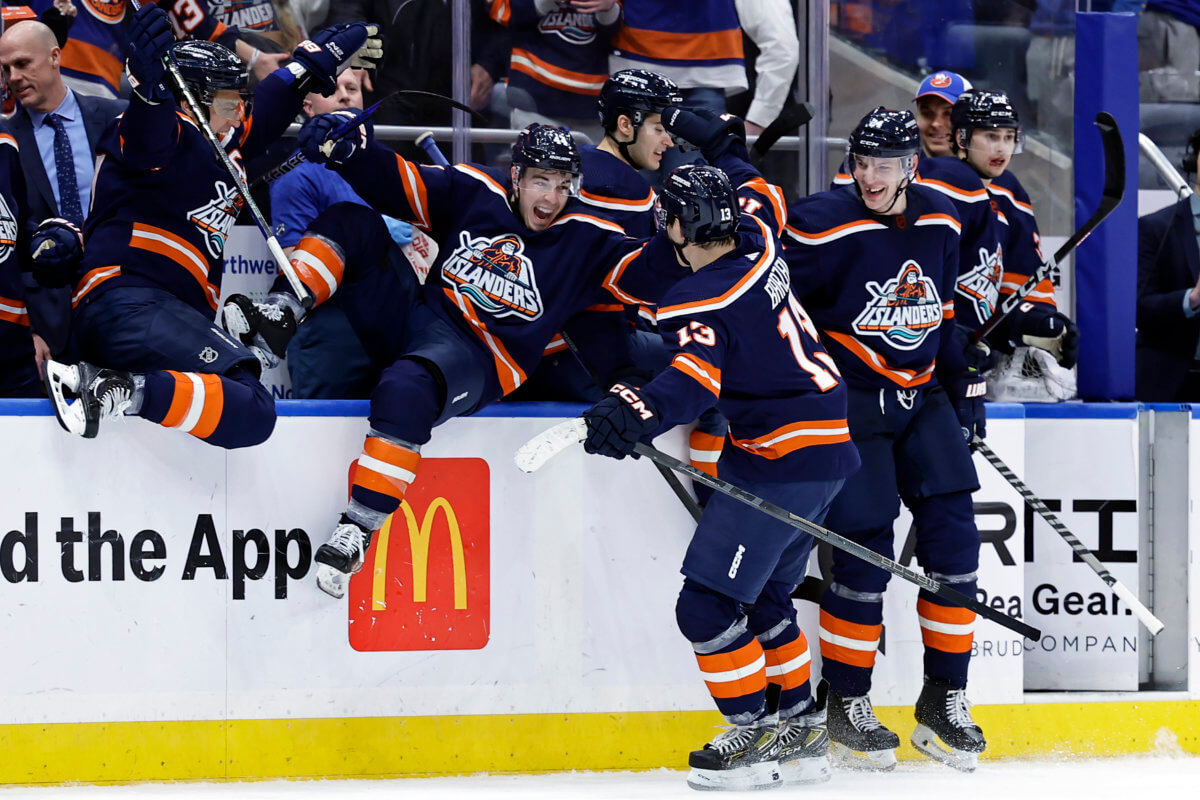 Islanders Red Wings