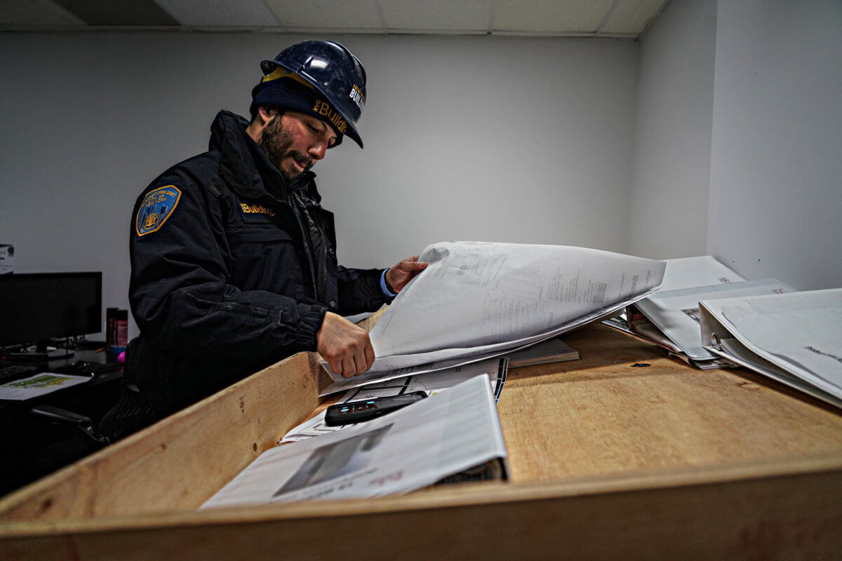 EXCLUSIVE Go on the job with the NYC Buildings Department during their Lower Manhattan safety