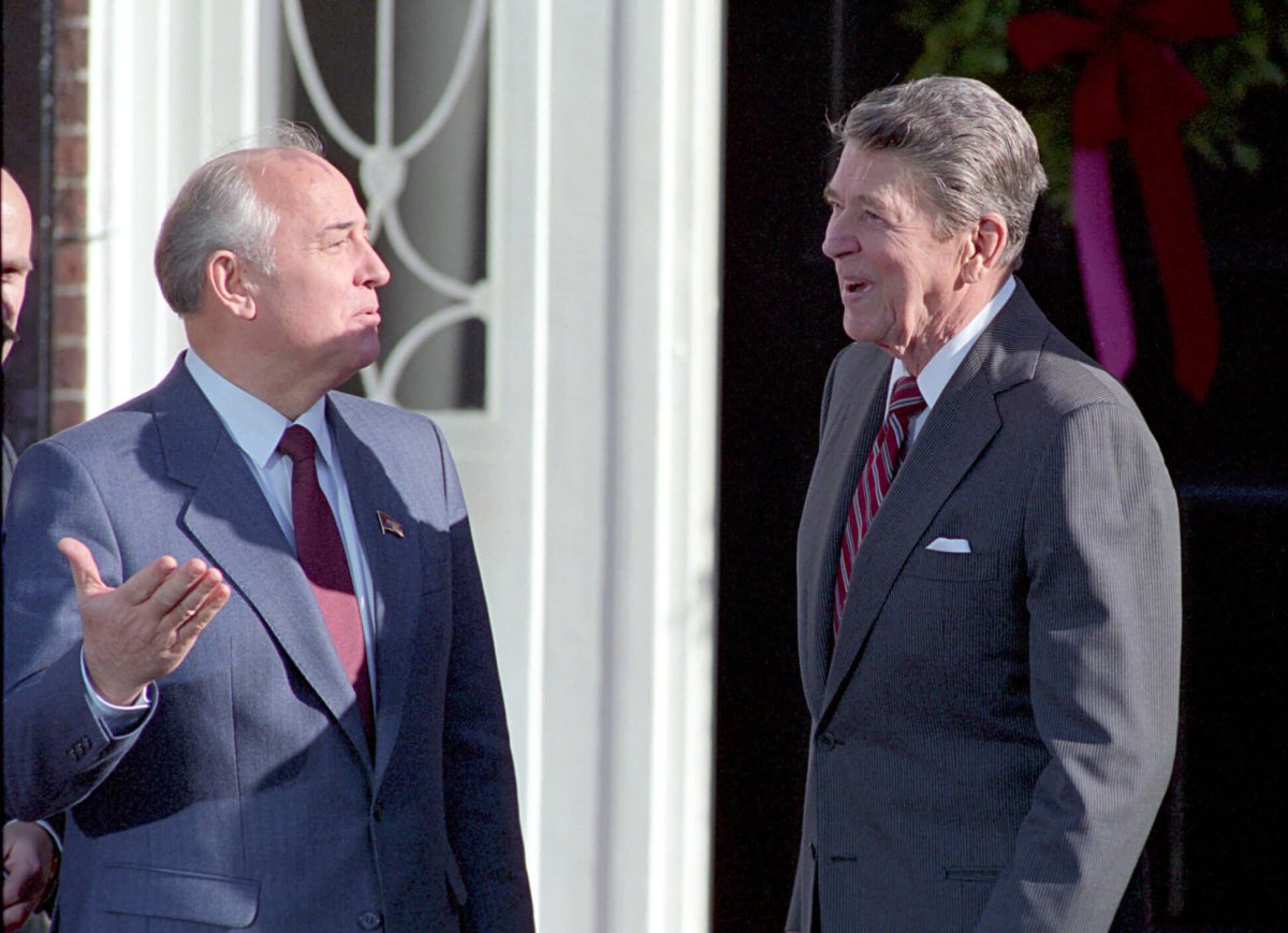 Ronald Reagan and Mikhail Gorbachev