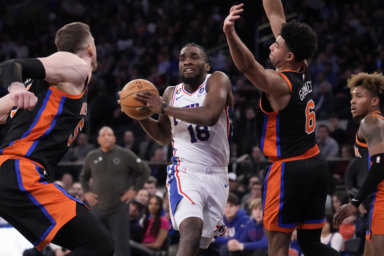 The Knicks defend the 76ers on Sunday night