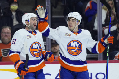 Islanders Flyers Palmieri Pageau Bo Horvat debut