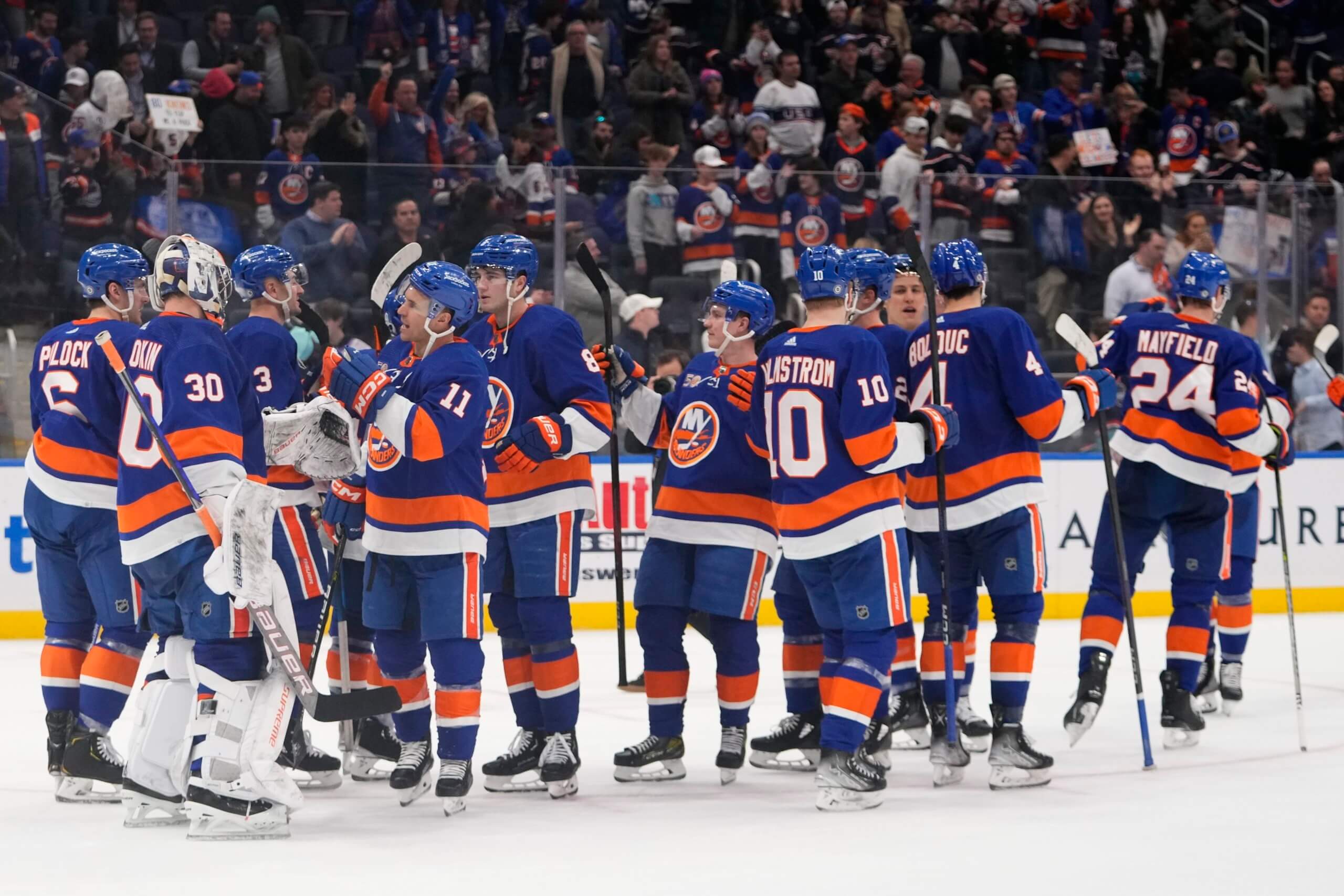 Islanders takeaways midway through preseason: Mathew Barzal-Bo Horvat  connection, more - The Athletic