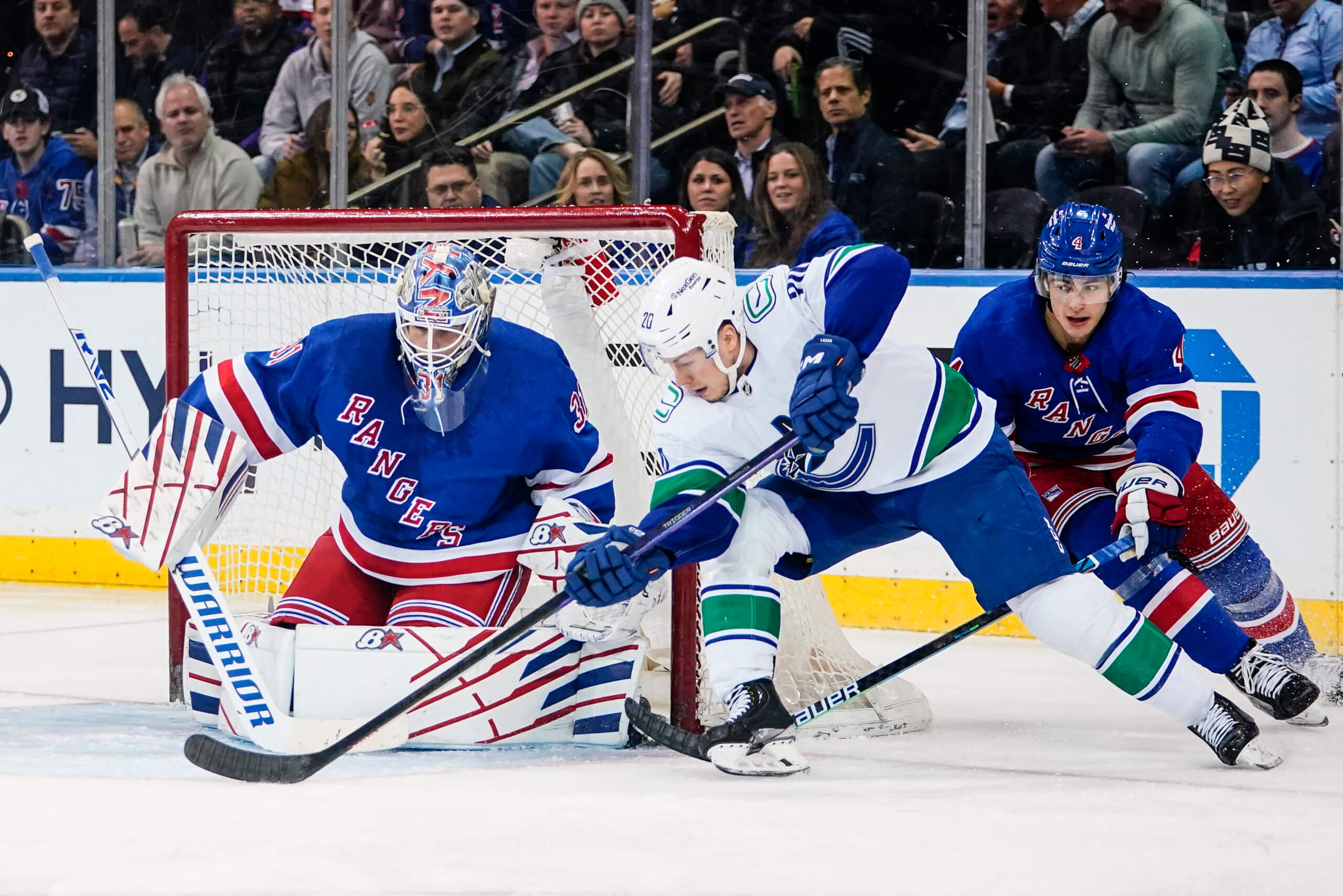 Rangers win 3rd game in a row against scrappy Canucks by a 4-3 final amNewYork