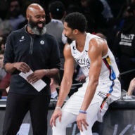 For a Nets team trying to come together, dramatic comeback could be turning point 10 Brooklyn Nets head coach Jacque Vaughn, left, talks to guard Spencer.