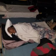 Mayor sleeps at Brooklyn migrant relief center to dispel rumors of poor conditions 17