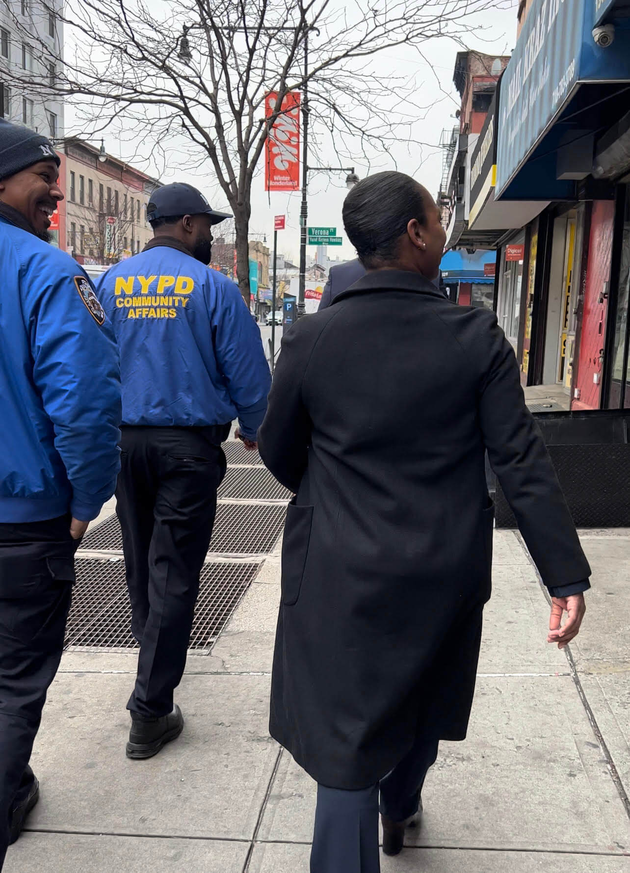 Top Cop Sewell heads to Brooklyn neighborhood for chat on crime with local residents 5
