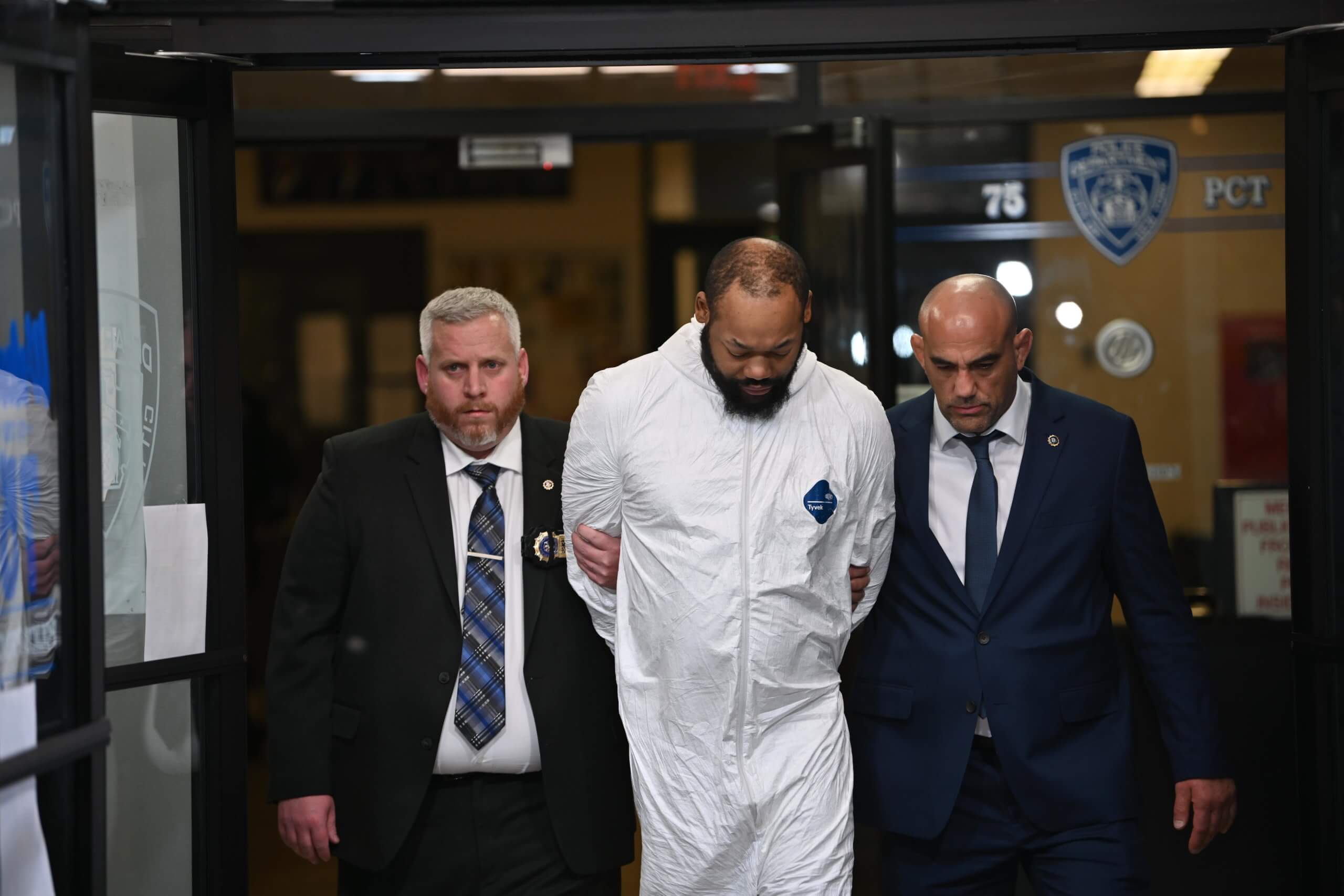 ‘We wanted him to know what he did to that officer’: NYPD cuff shooting suspect with fallen cop’s handcuffs 7